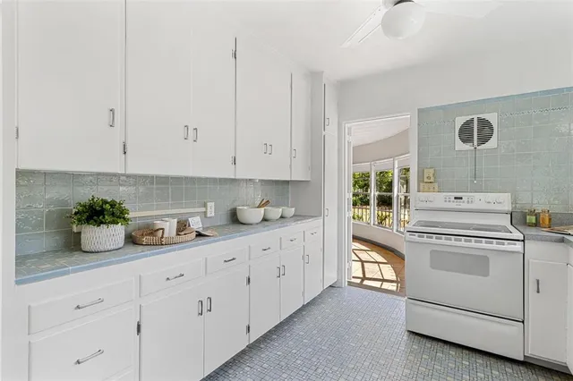 $550,000 | 300 22nd Avenue South, St. Petersburg, FL 33705