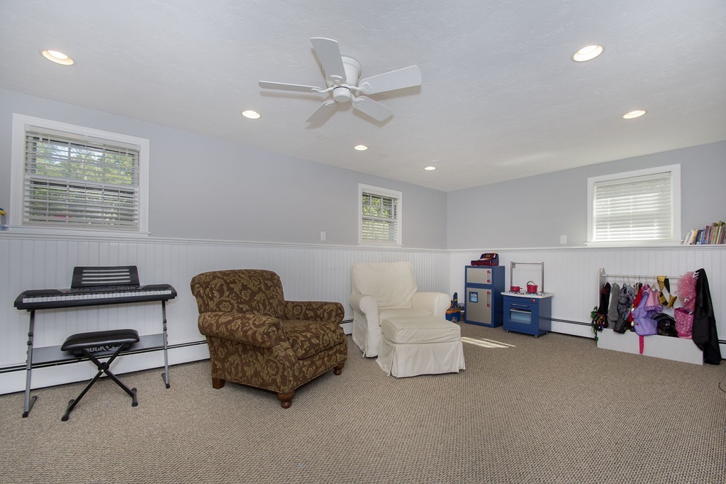 44 Hughey Road Scituate, MA 02066 - Photo 8 of 19 Gallery Image 8