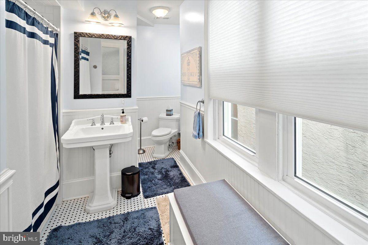 727 South 7th Street, Unit 3F Philadelphia, PA 19147 - Photo 12 of 15 Gallery Image 12
