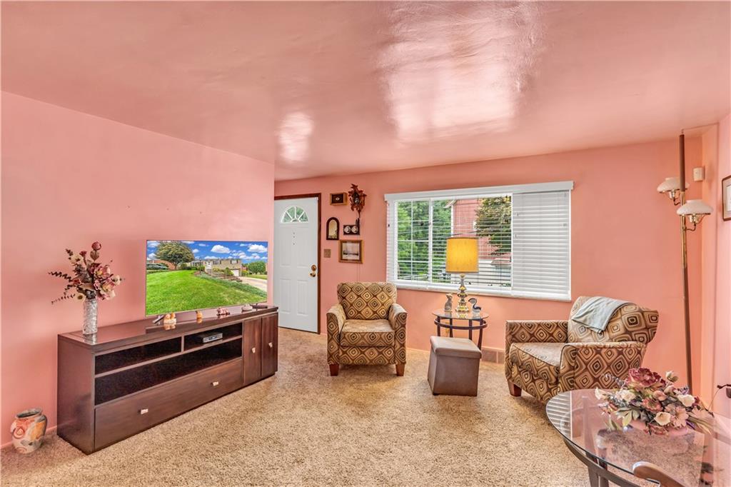 1906 O'Block Road Pittsburgh, PA 15239 - Photo 3 of 24 Gallery Image 3