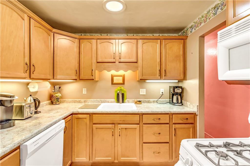 1906 O'Block Road Pittsburgh, PA 15239 - Photo 6 of 24 Gallery Image 6