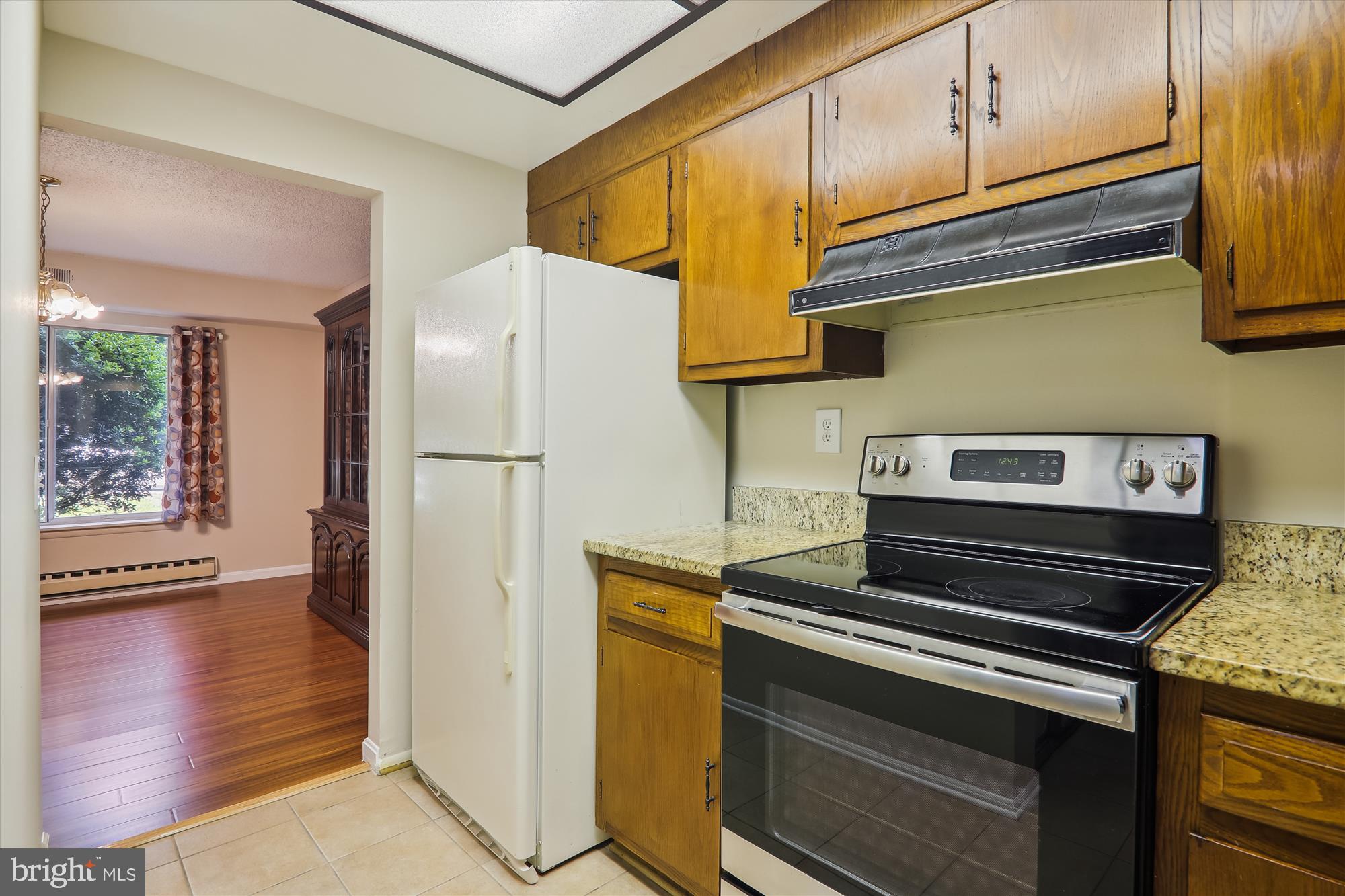 3511 Forest Edge Drive, Unit 171B Silver Spring, MD 20906 - Photo 18 of 66 Kitchen