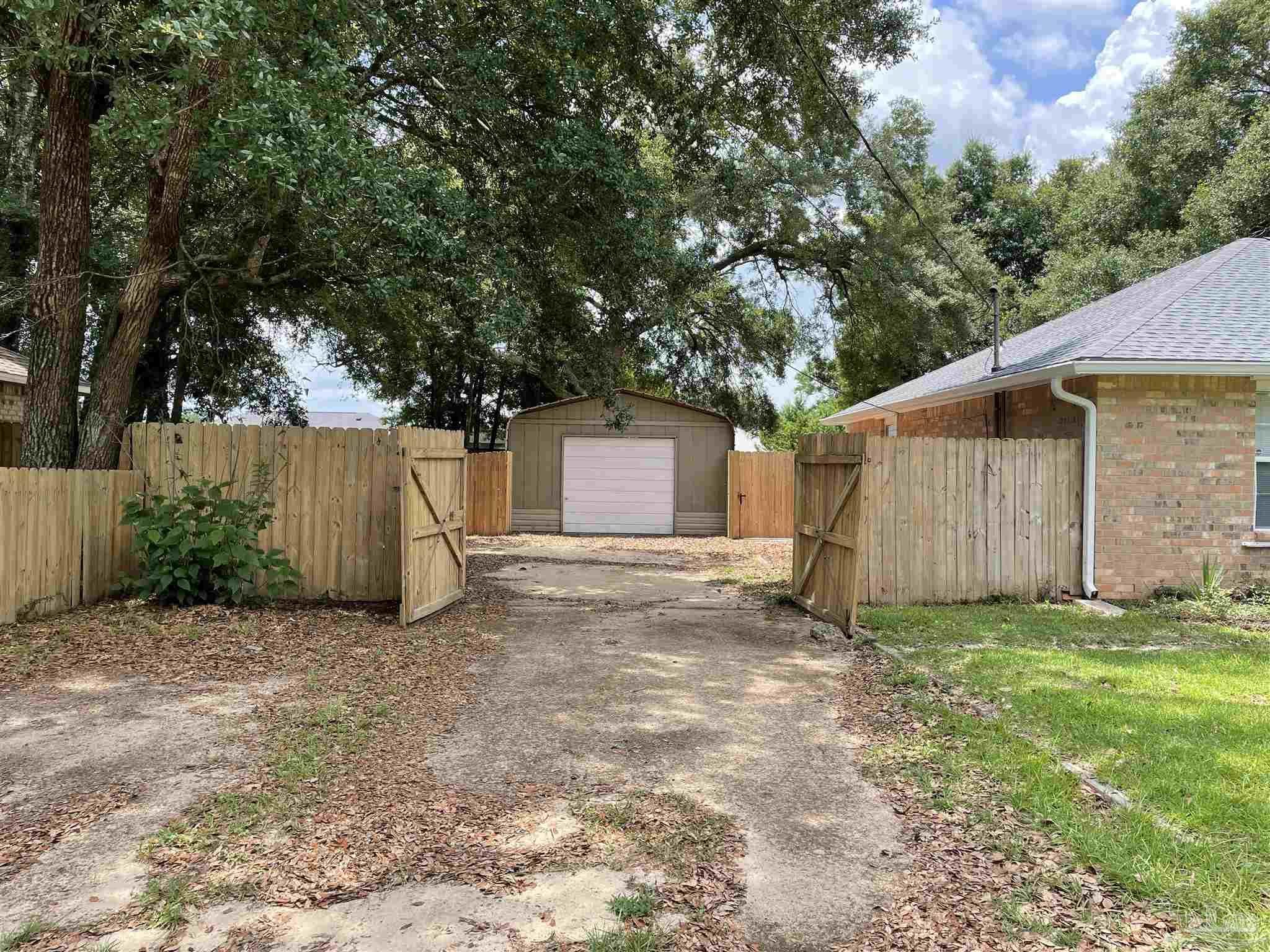 5697 Ridge Avenue Milton, FL 32583 - Photo 2 of 34 Gallery Image 2