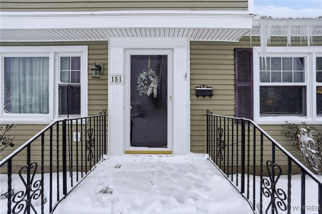 151 Calvert Boulevard Tonawanda, NY 14150 - Photo 2 of 35