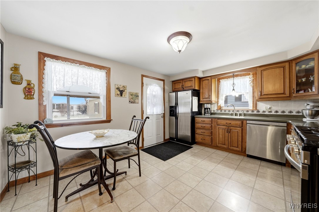 151 Calvert Boulevard Tonawanda, NY 14150 - Photo 8 of 35