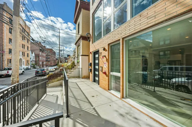 $795,000 | 77 Van Reypen Street, Unit 4, Jersey City, NJ 07306