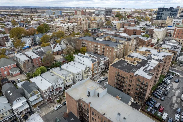 $795,000 | 77 Van Reypen Street, Unit 4, Jersey City, NJ 07306