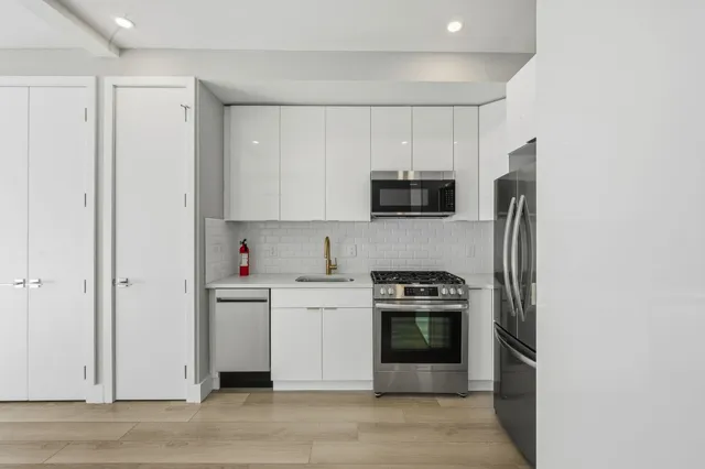 $795,000 | 77 Van Reypen Street, Unit 4, Jersey City, NJ 07306