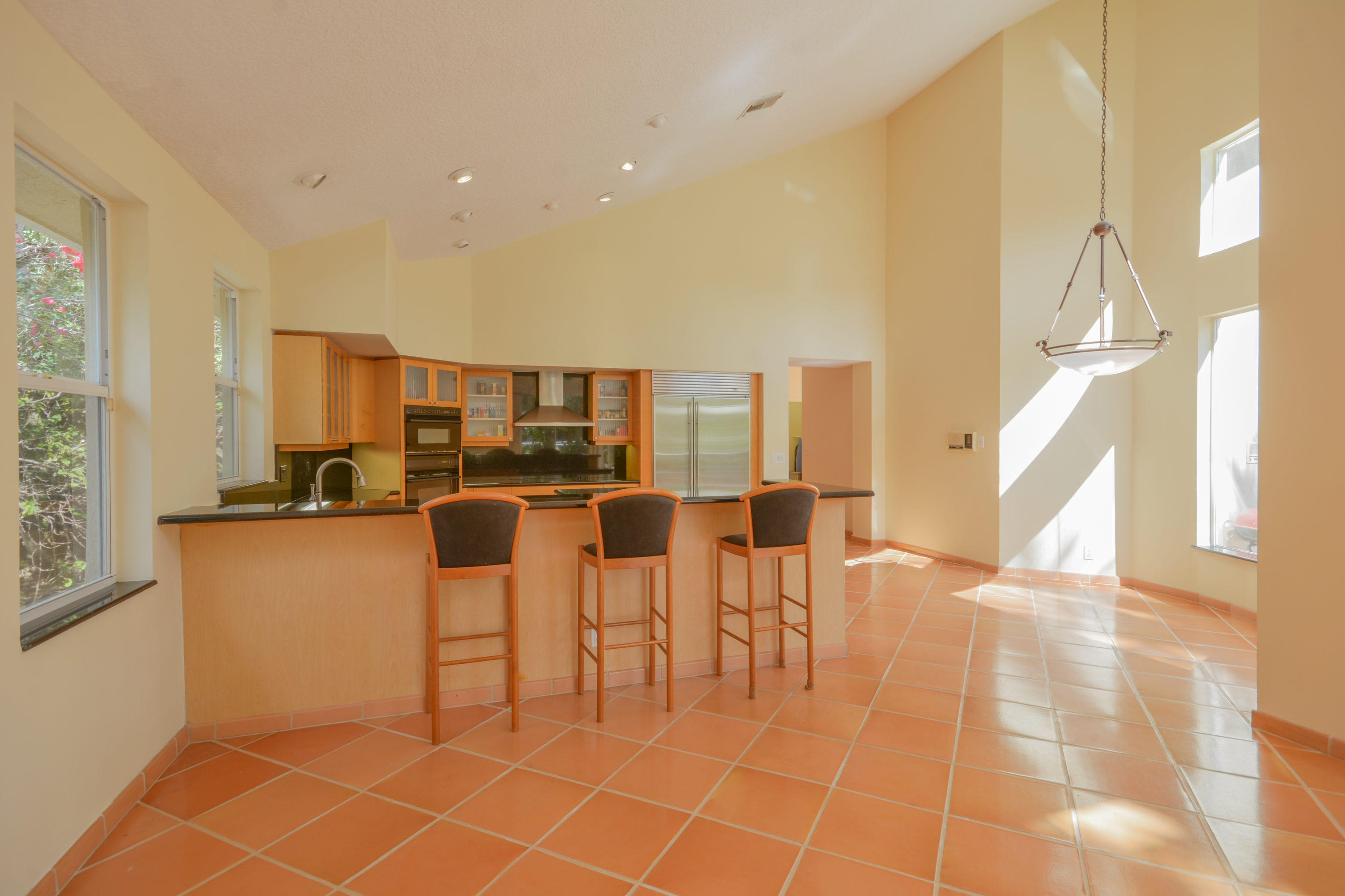 3046 Northwest 61st Street Boca Raton, FL 33496 - Photo 28 of 55 Kitchen and Bar
