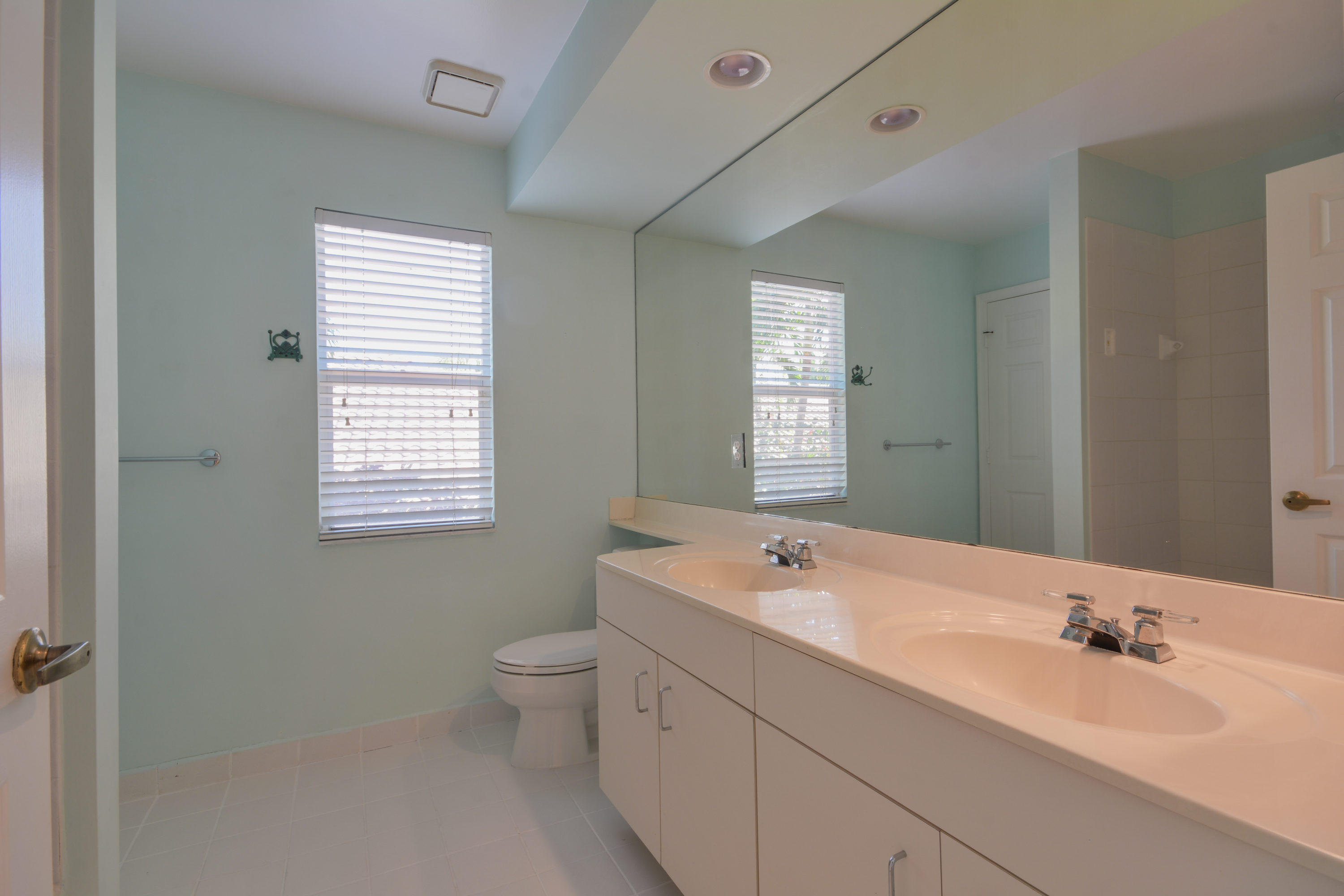 3046 Northwest 61st Street Boca Raton, FL 33496 - Photo 5 of 55 Bathroom 2