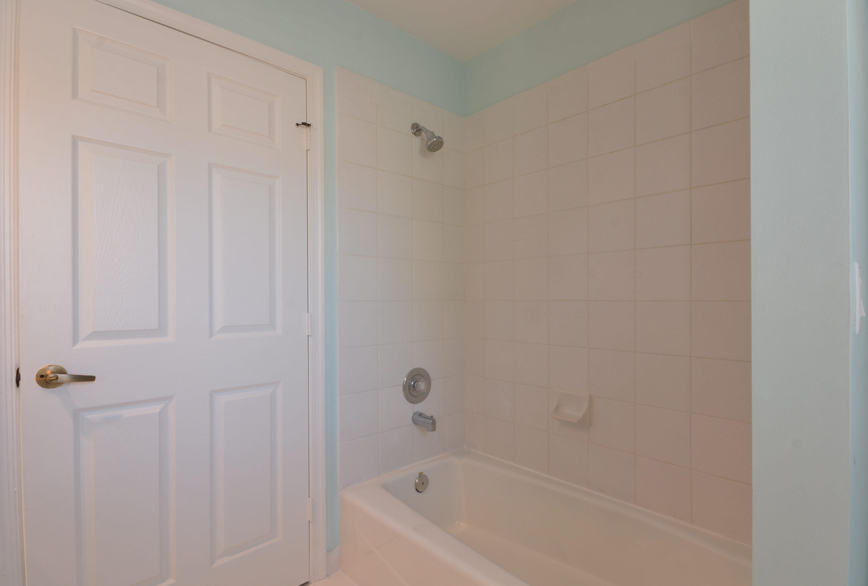 3046 Northwest 61st Street Boca Raton, FL 33496 - Photo 8 of 55 Bathroom Tub