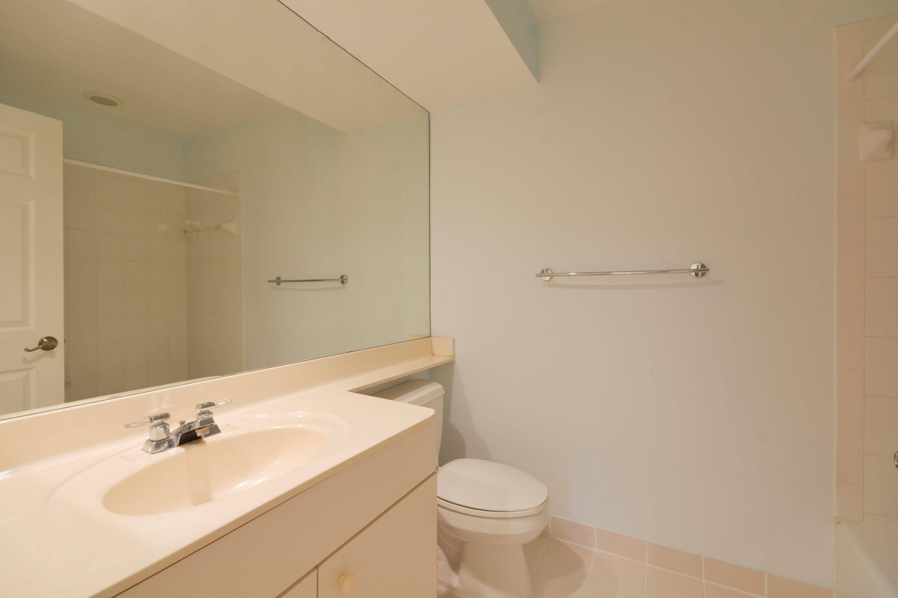 3046 Northwest 61st Street Boca Raton, FL 33496 - Photo 9 of 55 Bathroom with Banjo Top