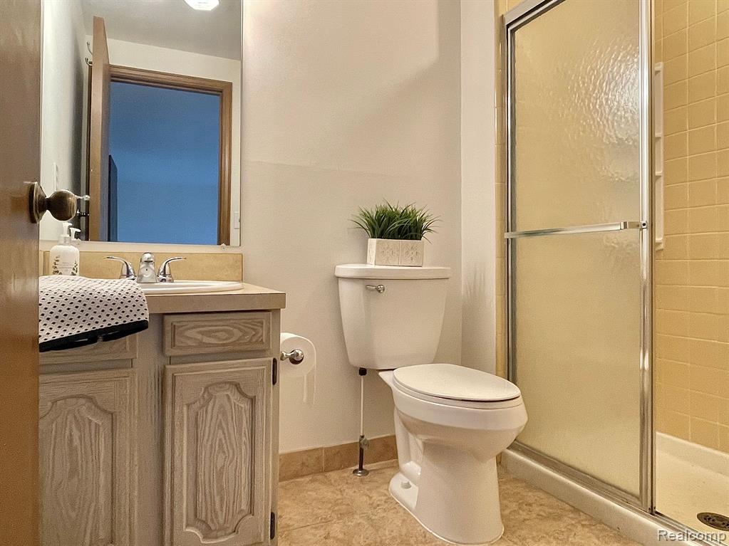 5009 Aintree Road Rochester, MI 48306 - Photo 24 of 41