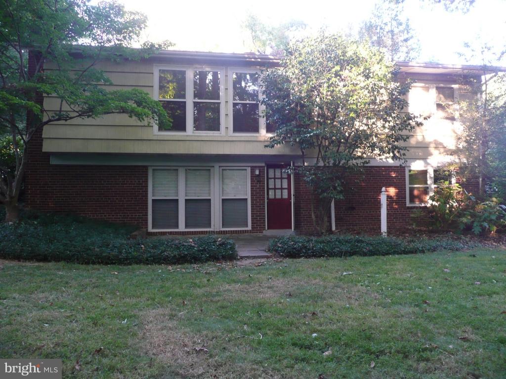 3605 Cornell Road Fairfax, VA 22030 - Photo 2 of 8 Exterior (Rear)