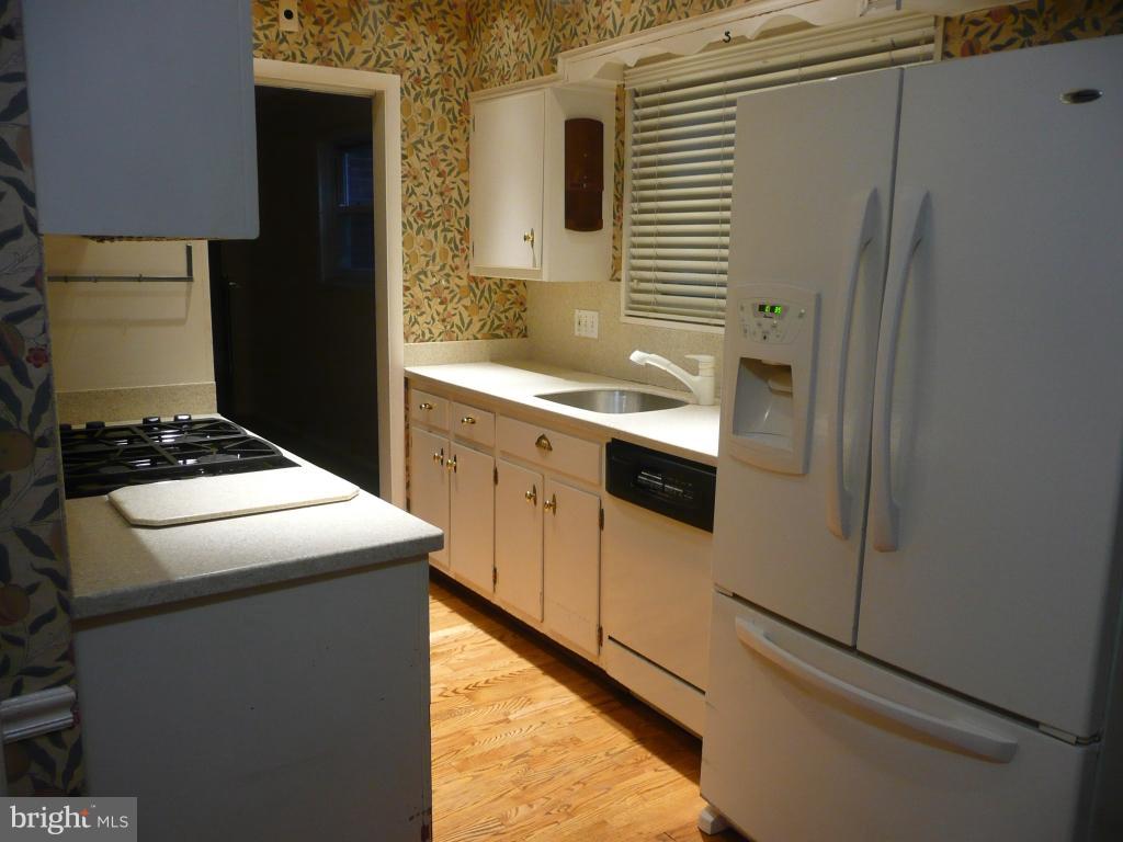 3605 Cornell Road Fairfax, VA 22030 - Photo 5 of 8 Kitchen