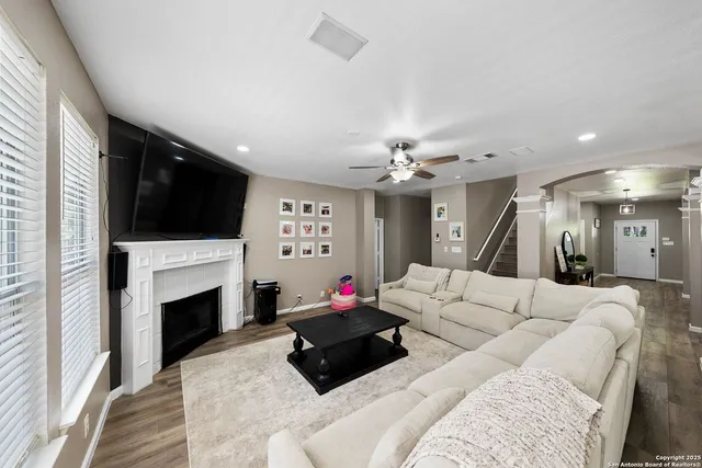 $2,450 | 7302 Carriage Bay, San Antonio, TX 78249