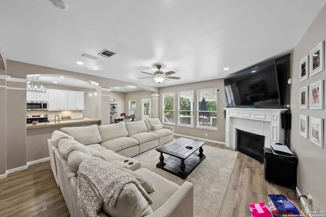 $2,450 | 7302 Carriage Bay, San Antonio, TX 78249