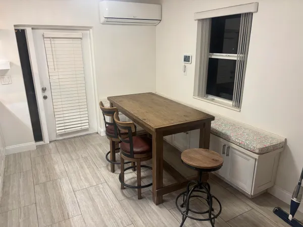 $3,900 | 2424 Grant Street, Unit A, Hollywood, FL 33020