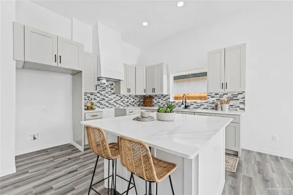 $258,000 | 6108 North Rayo Del Sol Street, Edinburg, TX 78542