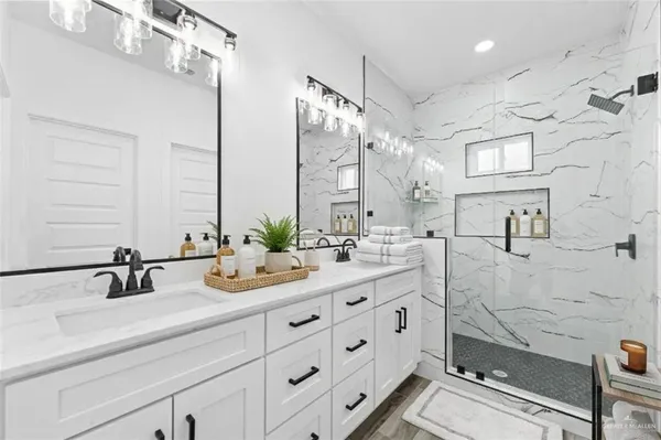 $258,000 | 6108 North Rayo Del Sol Street, Edinburg, TX 78542