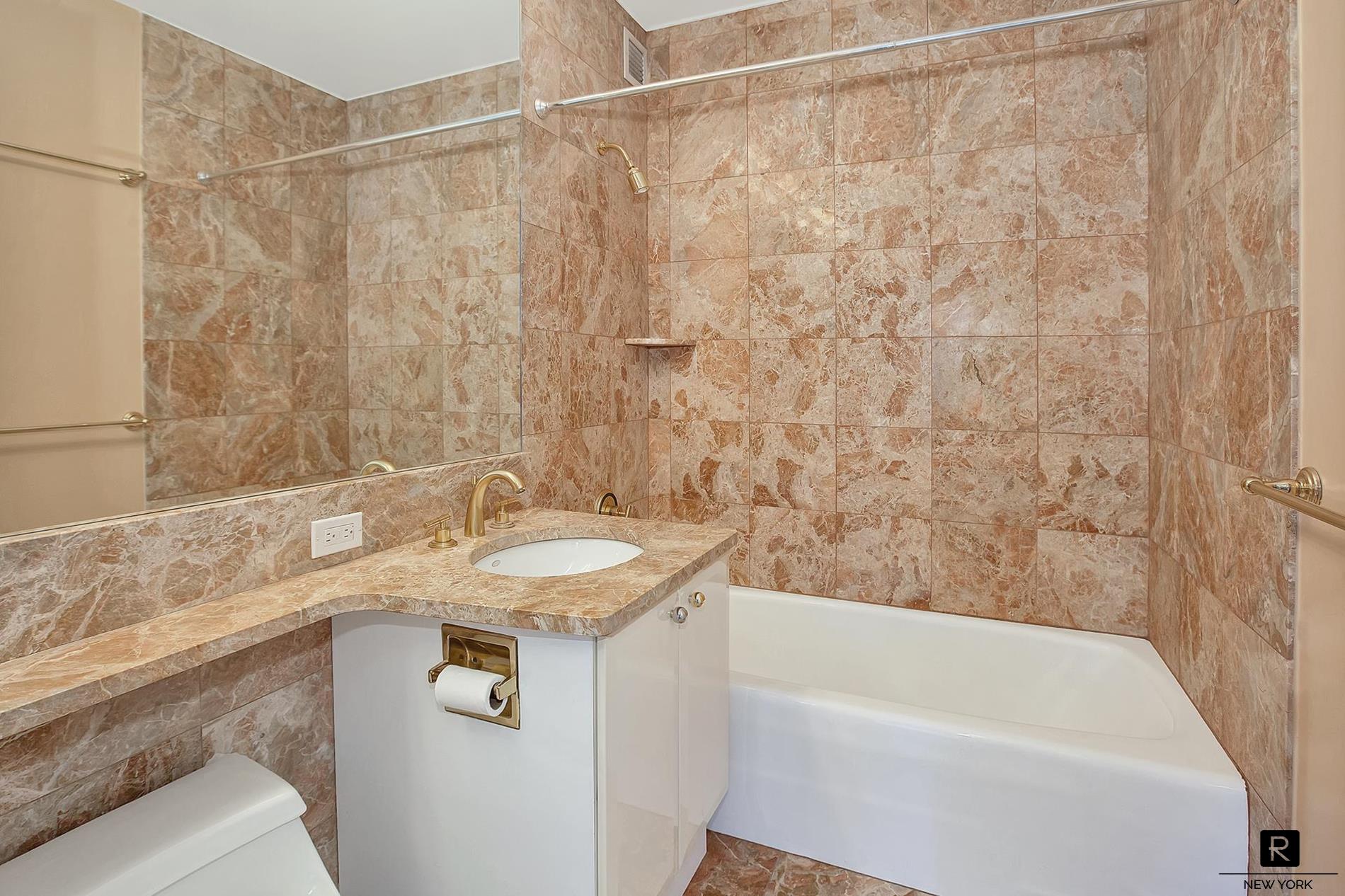 200 Riverside Boulevard, Unit 408 Manhattan, NY 10069 - Photo 4 of 7