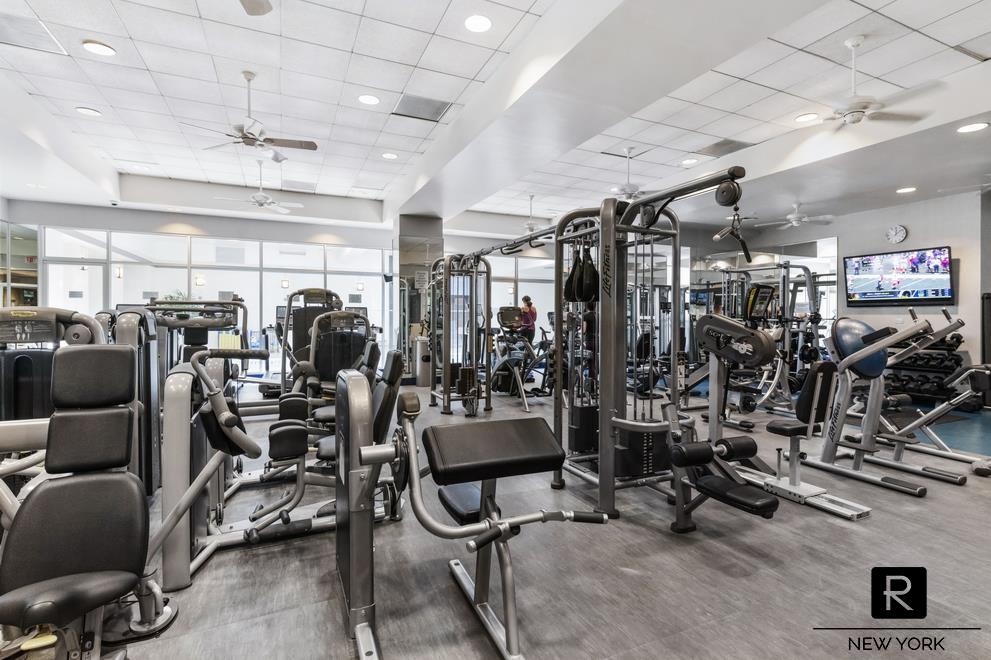 200 Riverside Boulevard, Unit 408 Manhattan, NY 10069 - Photo 5 of 7