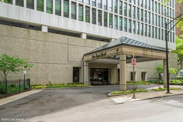 $2,050 | 1 East Scott Street, Unit 1012, Chicago, IL 60610