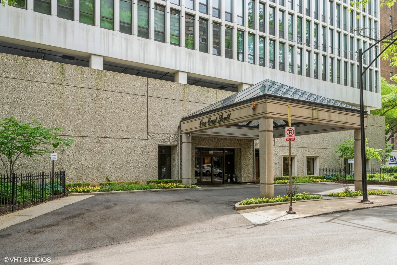 1 East Scott Street, Unit 1012 Chicago, IL 60610 - Photo 1 of 11