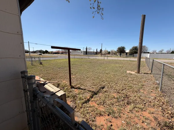 $195,000 | 704 Southwest Ave A, Andrews, TX 79714