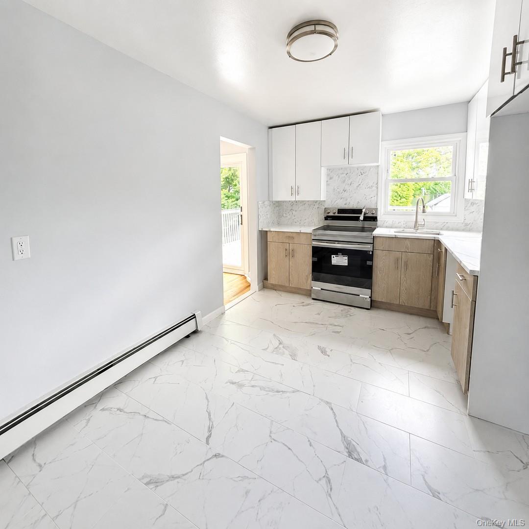 324 Buckingham Road Cedarhurst, NY 11516 - Photo 9 of 15 Gallery Image 9