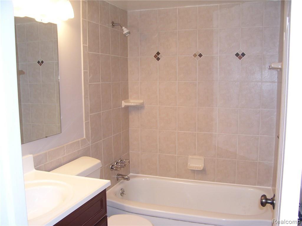 29582 Hoover Road Warren, MI 48093 - Photo 13 of 16