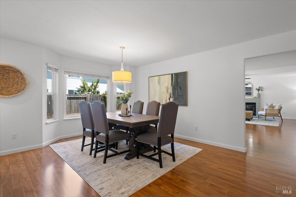 1194 Halyard Drive Santa Rosa, CA 95401 - Photo 5 of 50