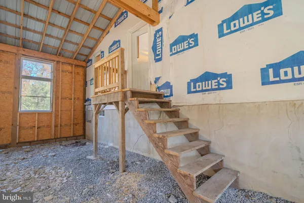 a view of entryway and hall