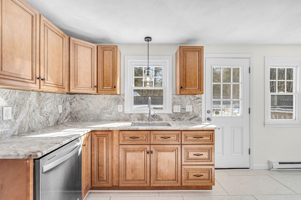 128 Thresher Road Hampden, MA 01036 - Photo 12 of 34