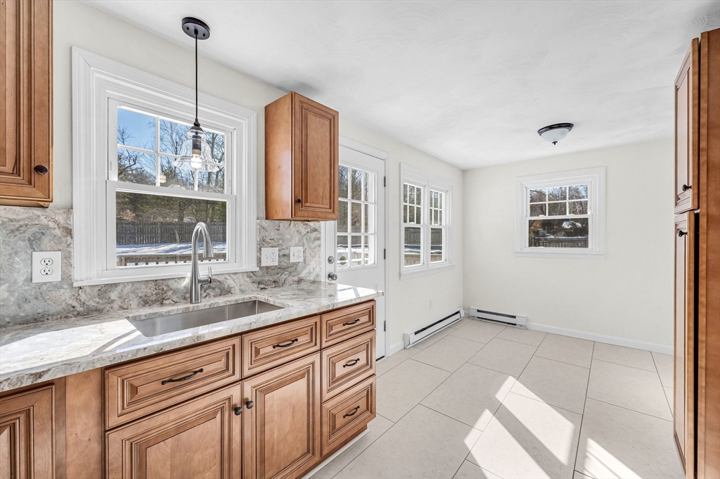 128 Thresher Road Hampden, MA 01036 - Photo 13 of 34