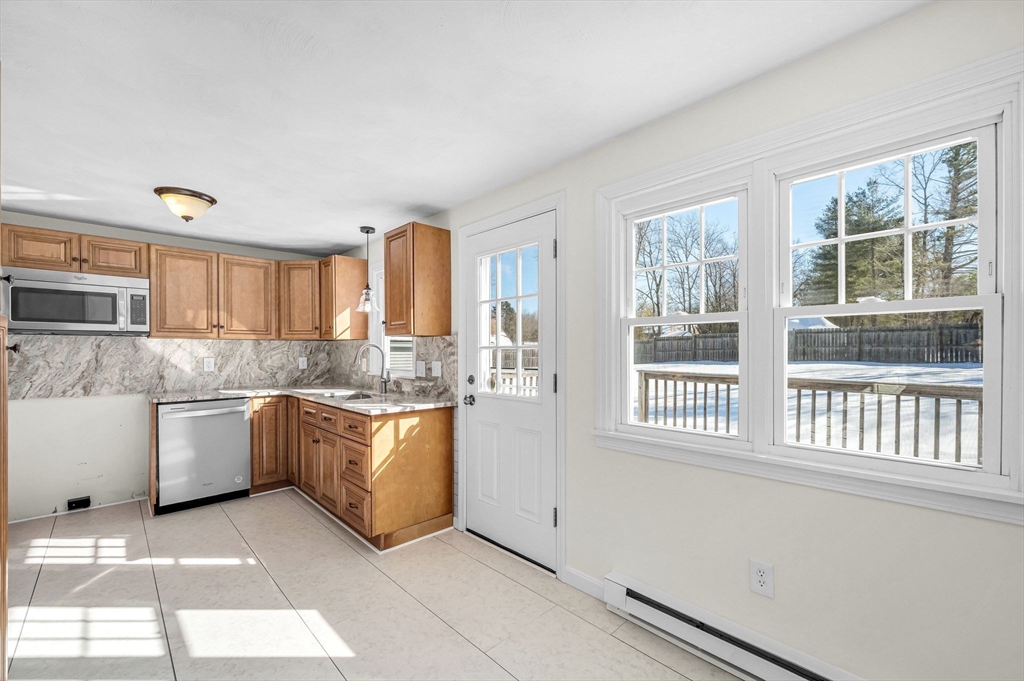 128 Thresher Road Hampden, MA 01036 - Photo 14 of 34