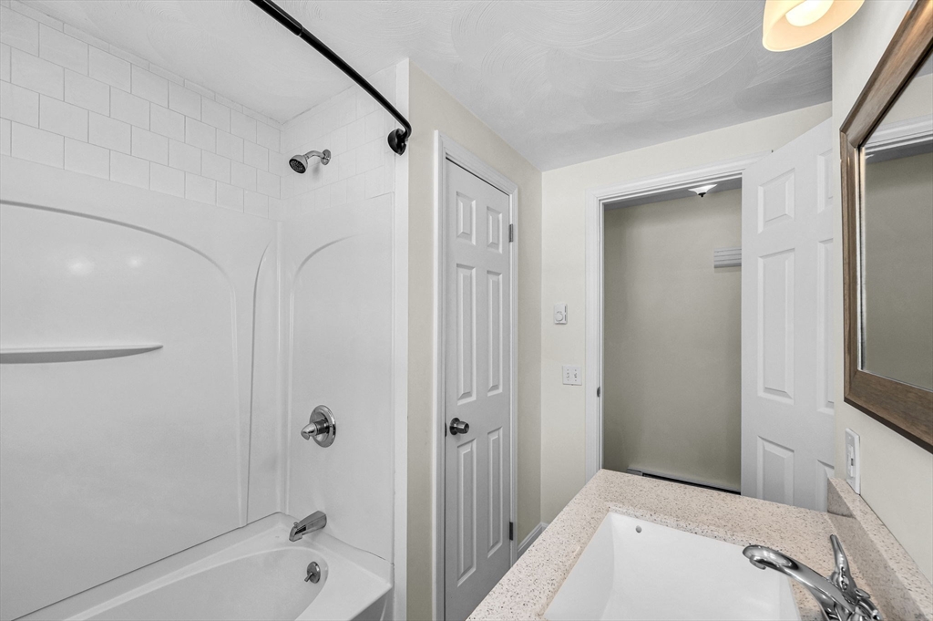 128 Thresher Road Hampden, MA 01036 - Photo 16 of 34