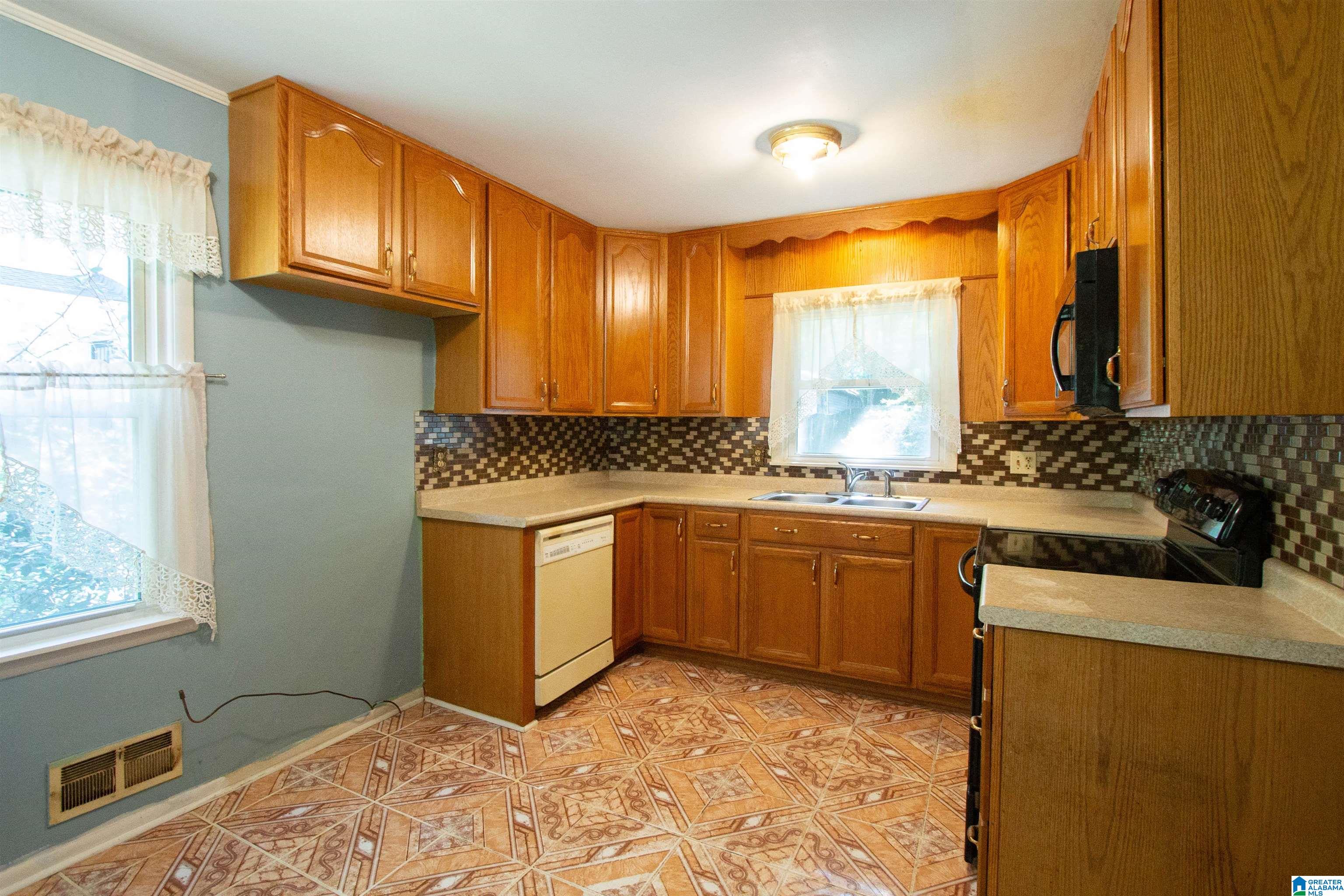 404 Valley Road Birmingham, AL 35206 - Photo 8 of 29