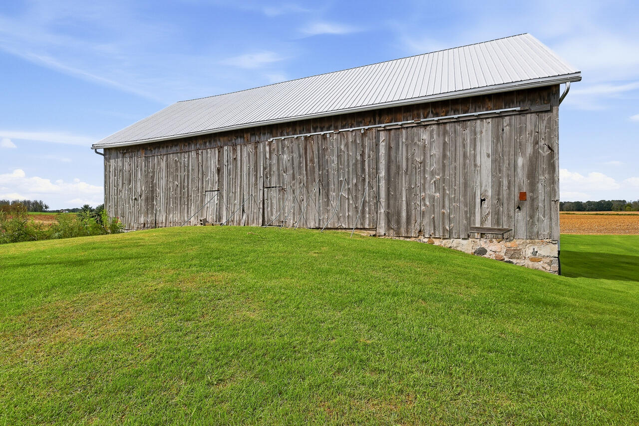7914 Scheffler Road Newton, WI 53063 - Photo 4 of 60 36 x 70 Barn
