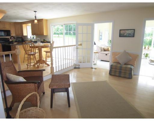 16 Rhodes Street Plainville, MA 02762 - Photo 4 of 30 Gallery Image 4