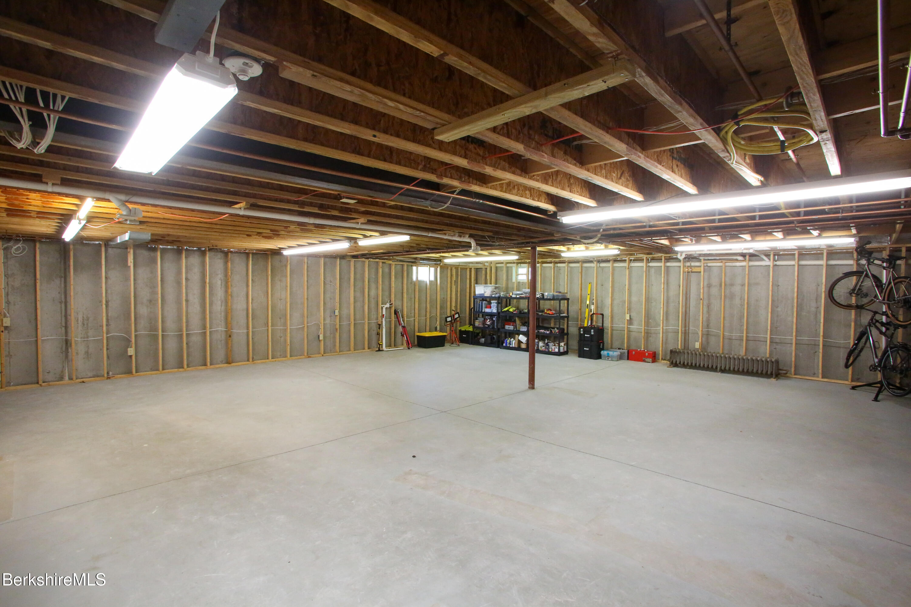 18 East Road Adams, MA 01220 - Photo 42 of 53 1-580A0546