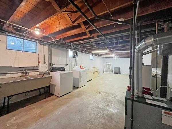 $1,950 | 4 South June Terrace, Unit 1, Lake Forest, IL 60045