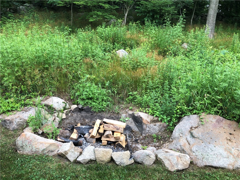 1024 Main Road Tiverton, RI 02878 - Photo 27 of 35