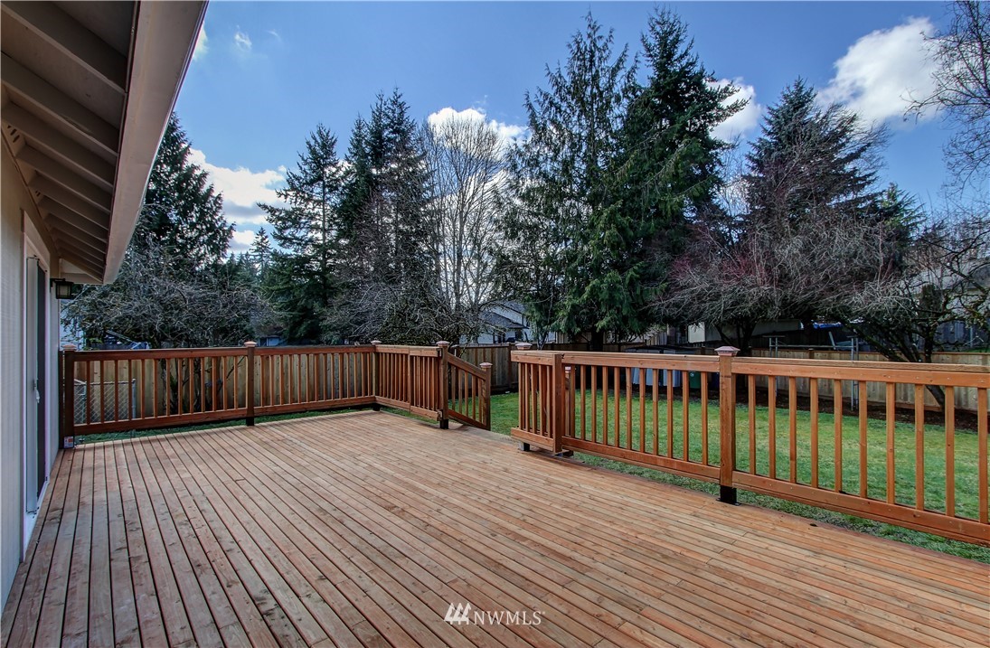 19806 8th Avenue Southeast Bothell, WA 98012 - Photo 8 of 33