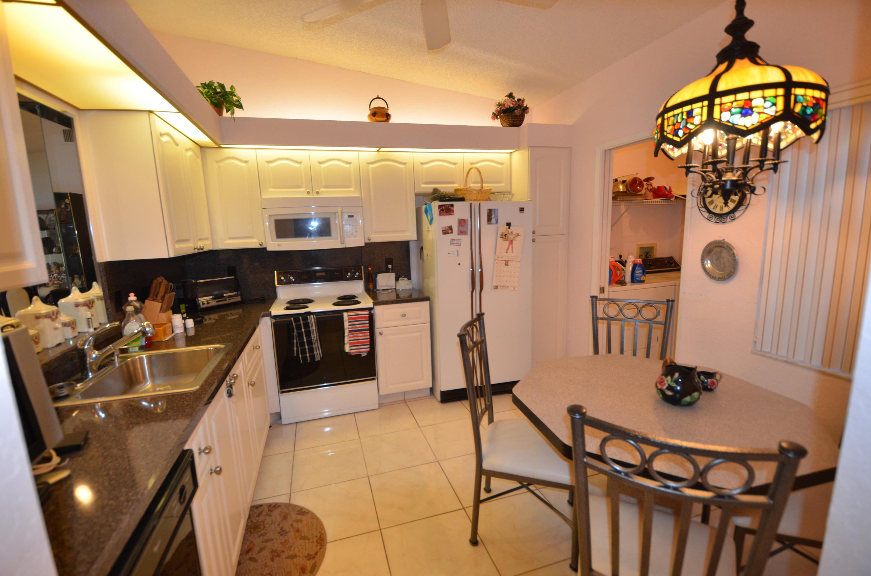 8107 Songbird Terrace Boca Raton, FL 33496 - Photo 9 of 22 Kitchen