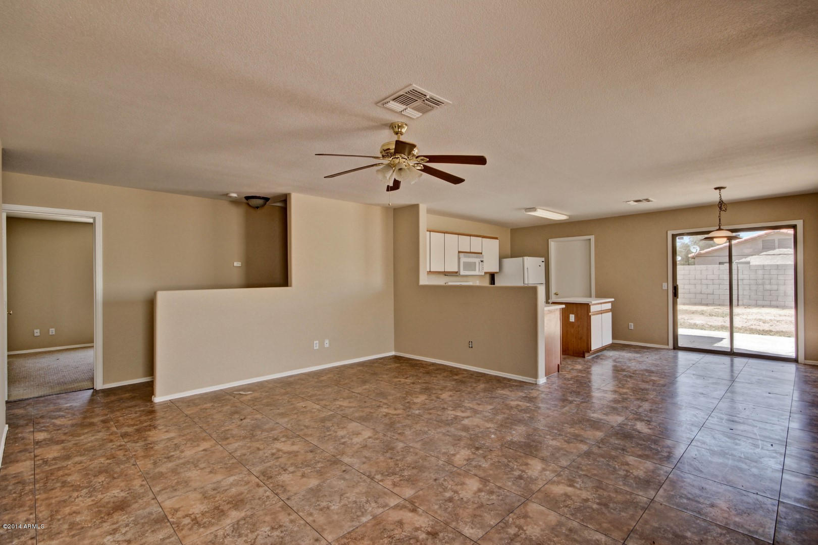 6610 West Riva Road Phoenix, AZ 85043 - Photo 4 of 26 Family Room