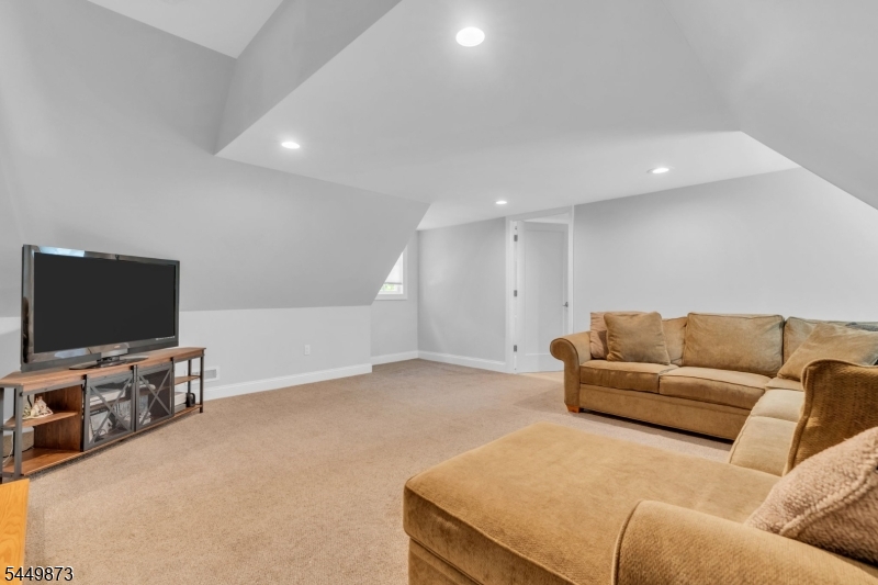 35 Castle Way Bernards, NJ 07920 - Photo 34 of 50 Gallery Image 34