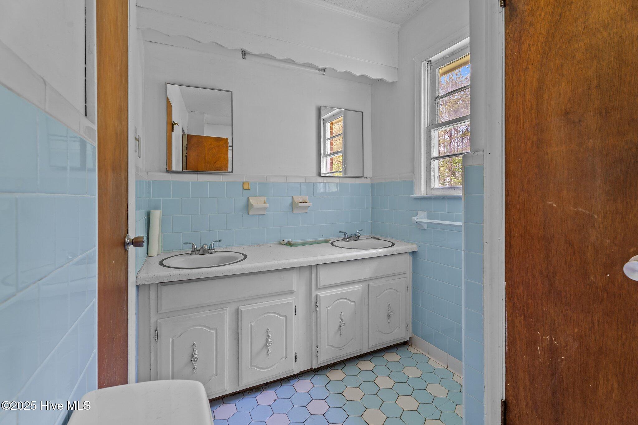3927 Drapers Road Enfield, NC 27823 - Photo 20 of 27 22-web-or-mls-DSC01256
