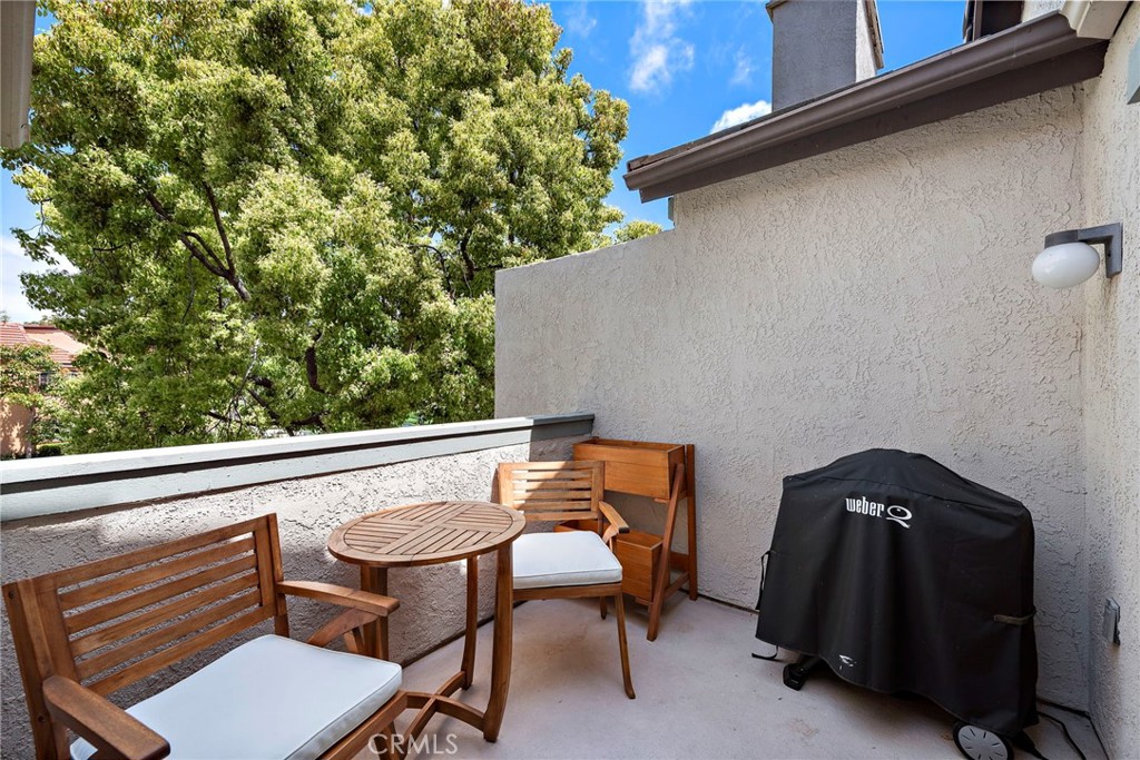 22 Exeter, Unit 23 Irvine, CA 92612 - Photo 19 of 30 a view of outdoor space with seating