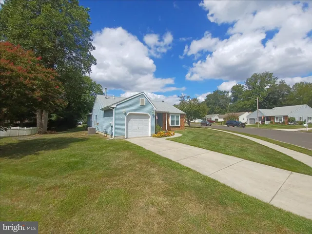 $318,000 | 54 Knollwood Drive, Woodbury, NJ 08096